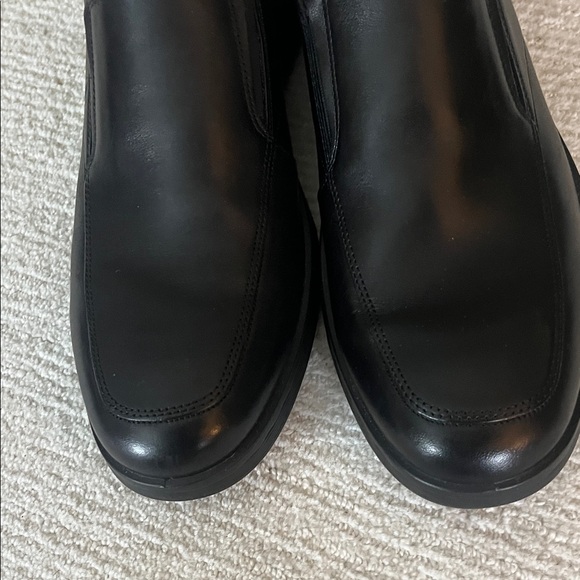ECCO Men's Classic Black Slip-On Loafers - Picture 10 of 10